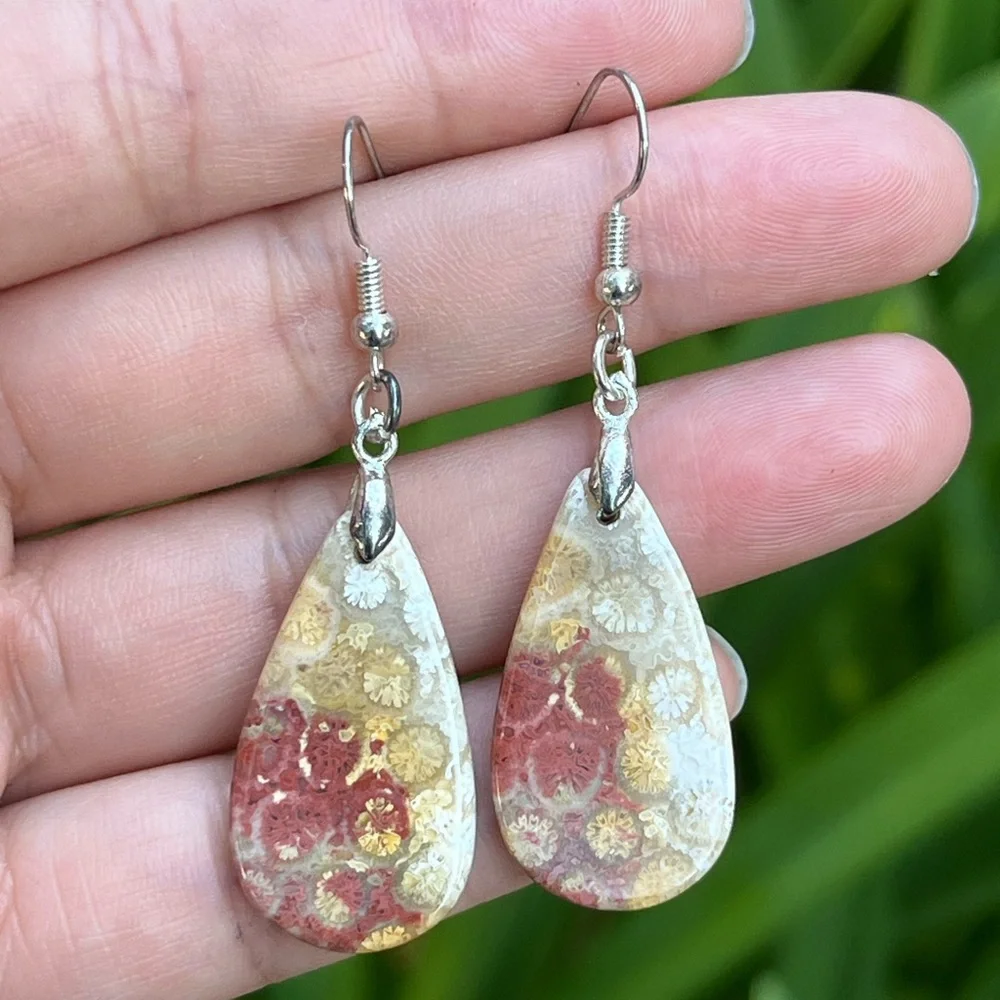 Stainless steel coral‎ jade drop earrings